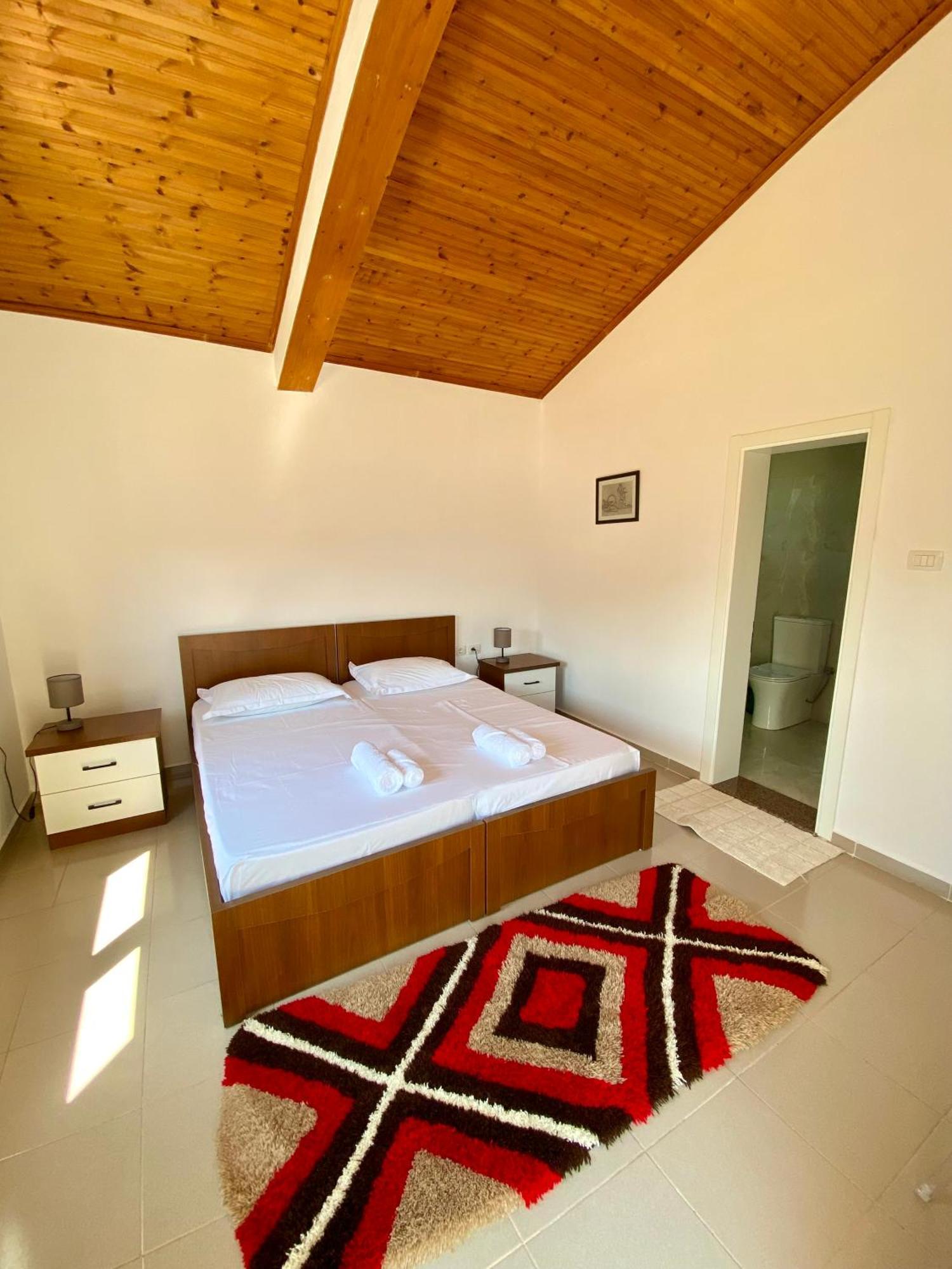 Villa Niku Berat Exteriér fotografie
